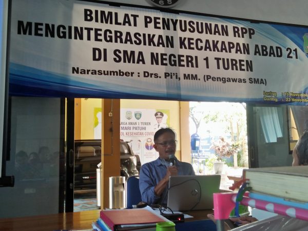 SMANERE ADAKAN BIMLAT SEBAGAI LANGKAH AWAL MENGHADAPI PERUBAHAN ABAD 21