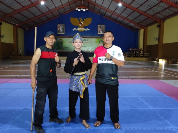 GONDOL JUARA LAGI PENDEKAR-PENDEKAR PADEPOKAN SILAT SMANERE